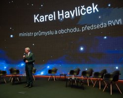 oslava v Planetariu